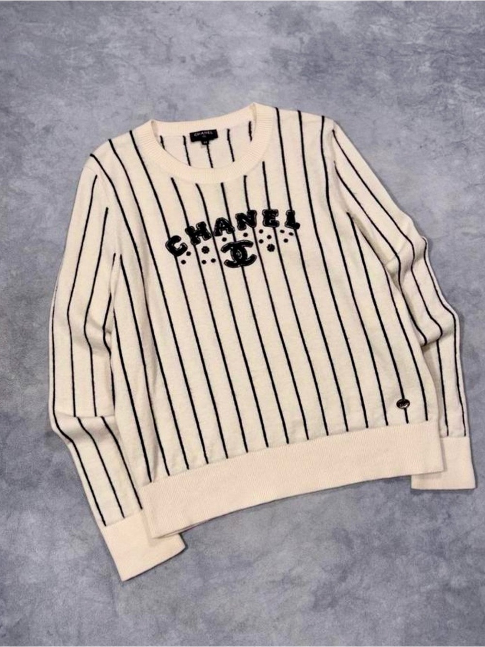 Authentic CHANEL Cashmere Black Stripe Knit Crewneck Sweater Size 40 (US 8-10) - Picture 7 of 9